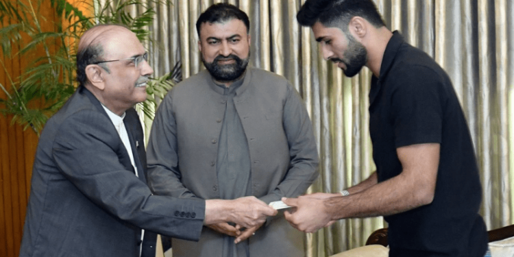 President Zardari awards Rs100m to karate champion Shahzaib Rindh